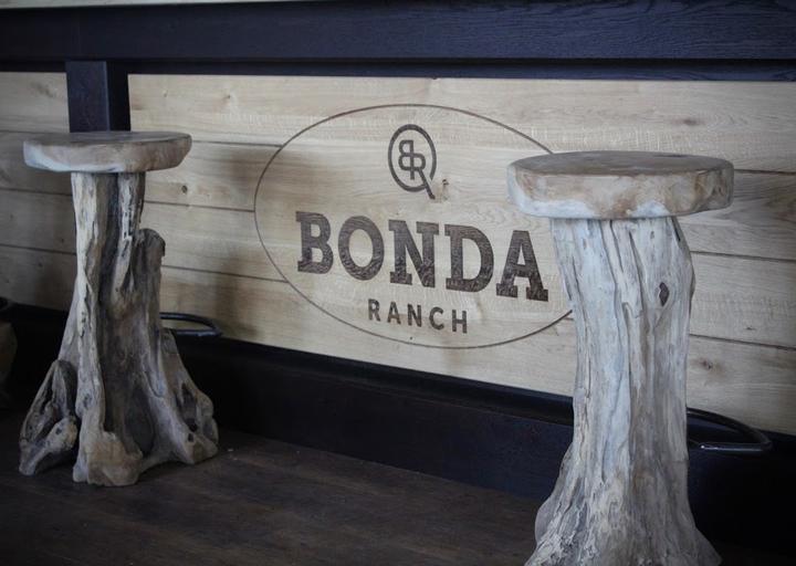 BONDA Saloon